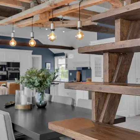 Magical And Modern - Meistervik Luxury