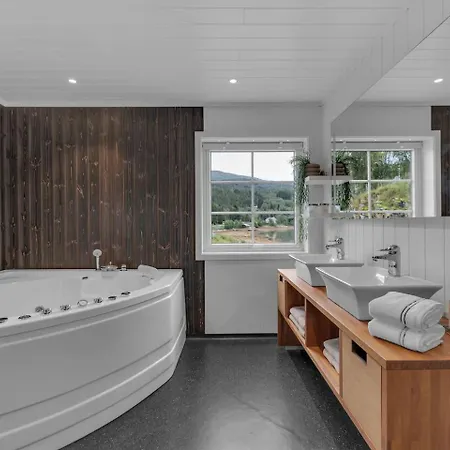 Дом отдыха Magical And Modern - Meistervik Luxury Balsfjord